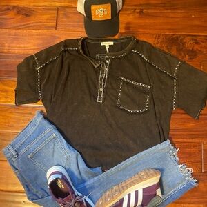 Oli & Hali black top with front buttons.